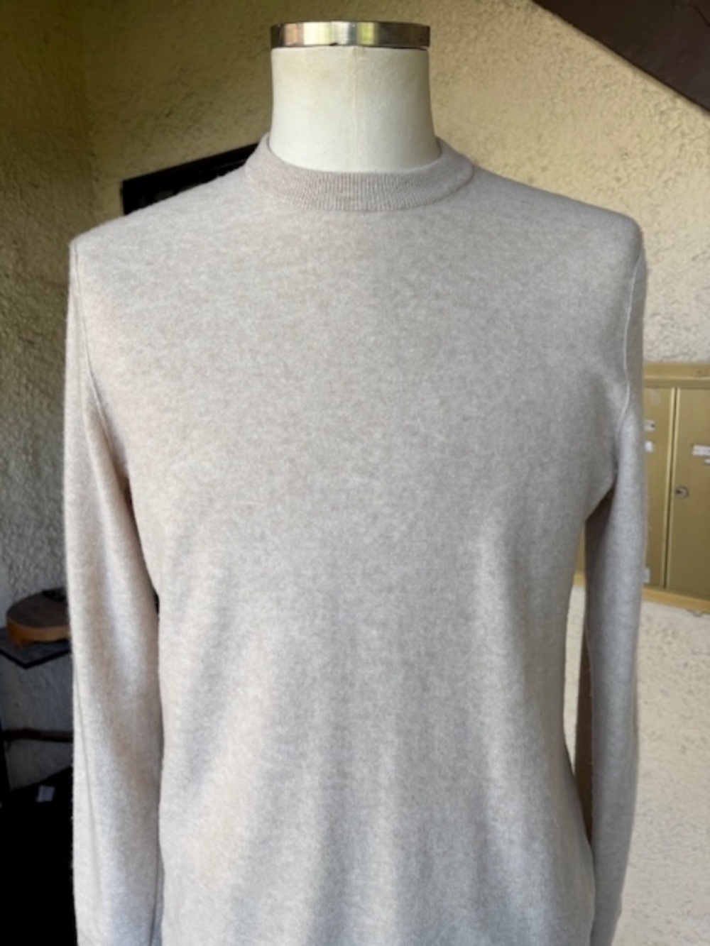 VINCE Crewneck Raised Seams Cashmere Pullover Sweater in Oatmeal EUC/sz M